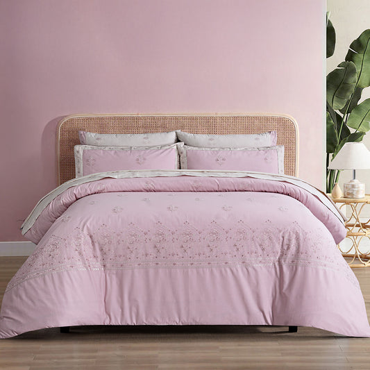 QUILT & BED SHEET