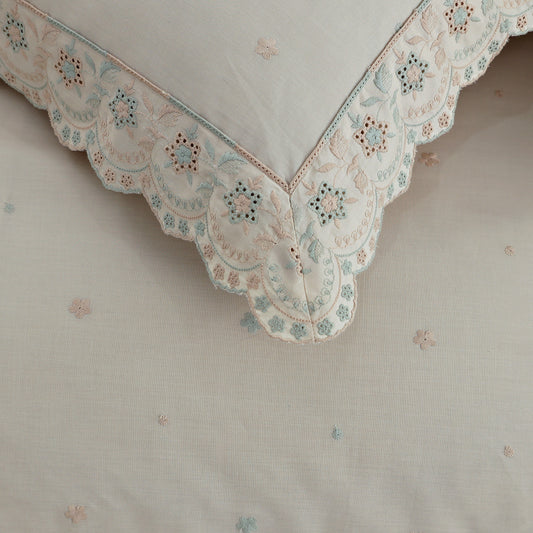 QUILT & BED SHEET