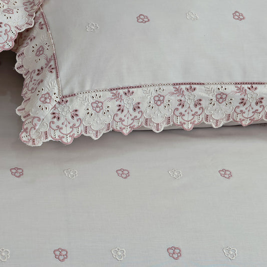 QUILT & BED SHEET