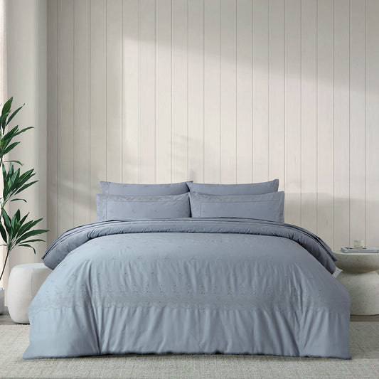 QUILT & BED SHEET