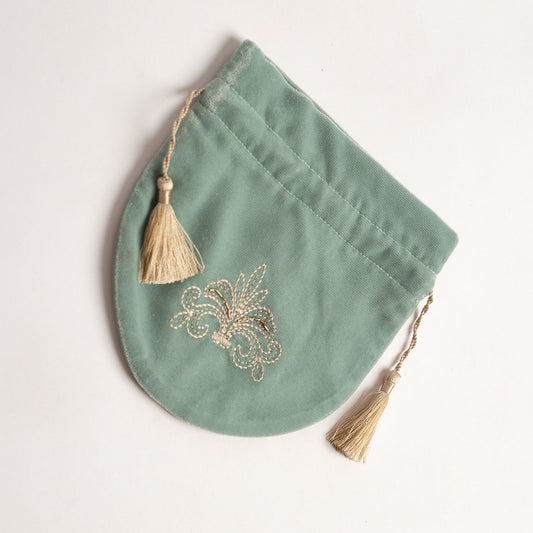 POUCH