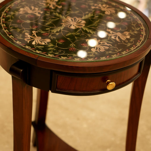 WOODEN ROUND TABLE